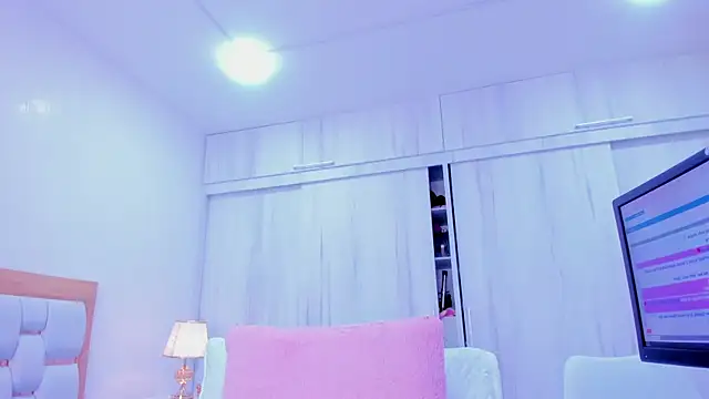 paola rodriguez online show from 12.28.24