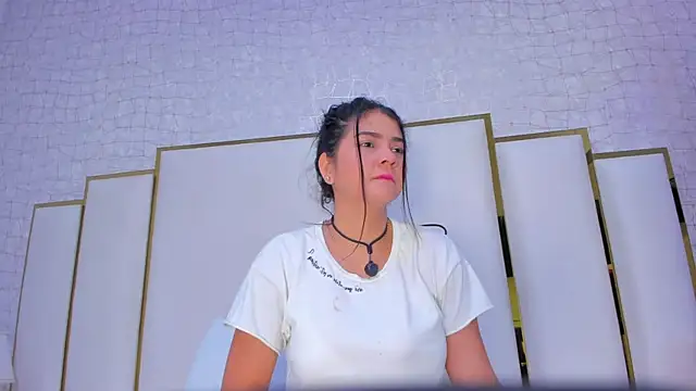 Snapshot of paola_rodriguez chatting on 09.21.25 paola rodriguez online show from 09.21.25