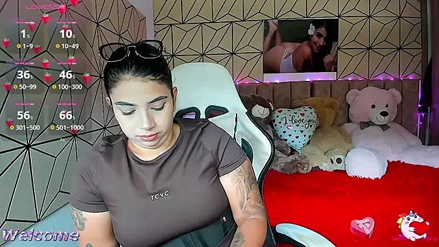 Snapshot of vane_lopez_ chatting on 09.22.25 vane lopez online show from 09.22.25