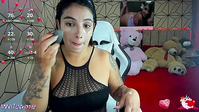 Snapshot of vane_lopez_ chatting on 09.25.25 vane lopez online show from 09.25.25