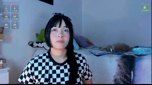 Snapshot of miaa-lee chatting on 10.28.25 miaa-lee online show from 10.28.25