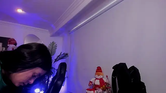 Meghan320 online show from 12.10.24