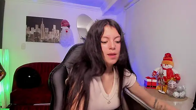 Meghan320 online show from 12.30.24