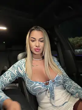 KirstieVegas online show from 12.18.24