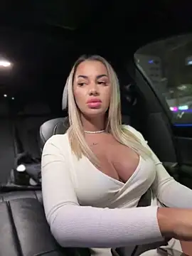 KirstieVegas online show from 12.20.24