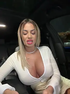 KirstieVegas online show from 12.27.24