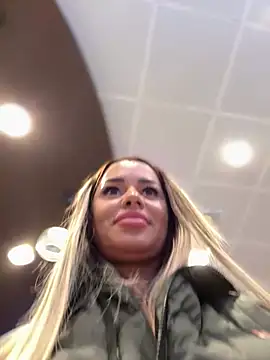 KirstieVegas online show from 02.04.25