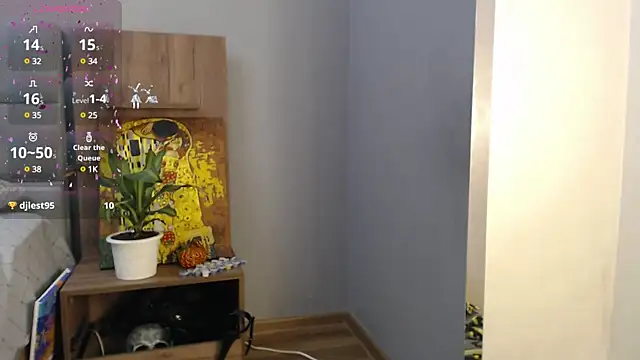 Stacy Davice online show from 02.04.25