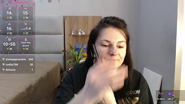 Stacy Davice online show from 02.08.25