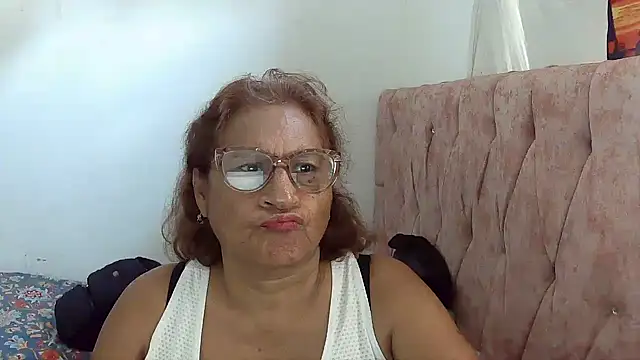 Snapshot of charrysexy1 chatting on 02.12.26 charrysexy1 online show from 02.12.26