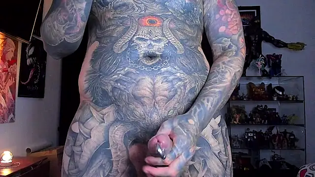 Snapshot of DEATHINK666XX chatting on 12.16.24 DEATHINK666XX online show from 12.16.24