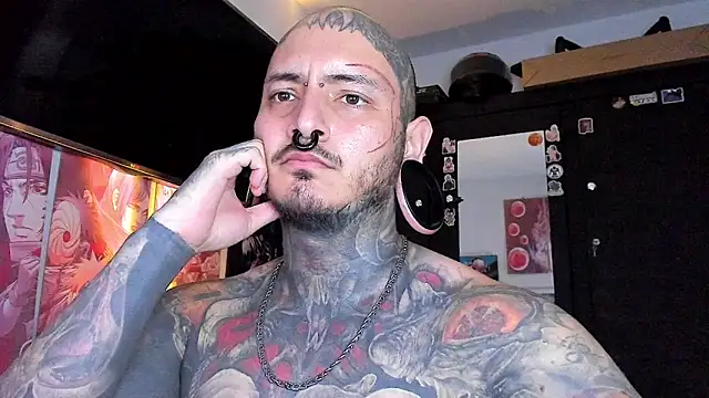 Snapshot of DEATHINK666XX chatting on 12.17.24 DEATHINK666XX online show from 12.17.24
