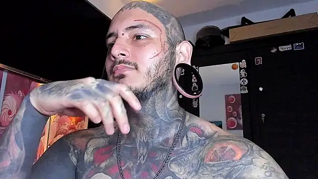 Snapshot of DEATHINK666XX chatting on 12.24.24 DEATHINK666XX online show from 12.24.24