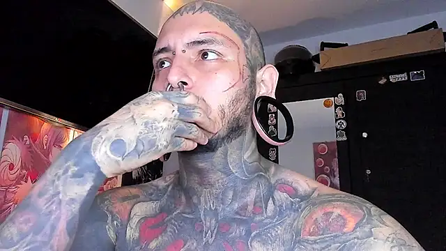 Snapshot of DEATHINK666XX chatting on 12.29.24 DEATHINK666XX online show from 12.29.24