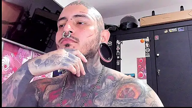Snapshot of DEATHINK666XX chatting on 01.17.25 DEATHINK666XX online show from 01.17.25