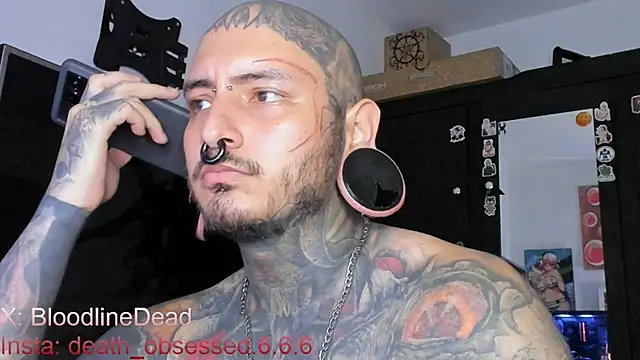 Snapshot of DEATHINK666XX chatting on 03.10.25 DEATHINK666XX online show from 03.10.25
