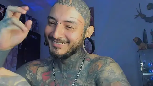 Snapshot of DEATHINK666XX chatting on 10.27.25 DEATHINK666XX online show from 10.27.25