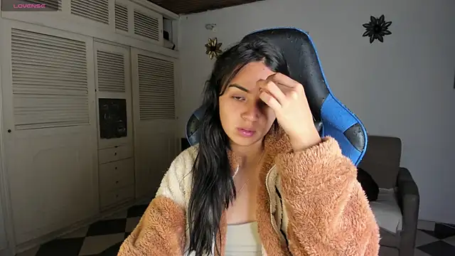 Miss Nicole online show from 01.06.25