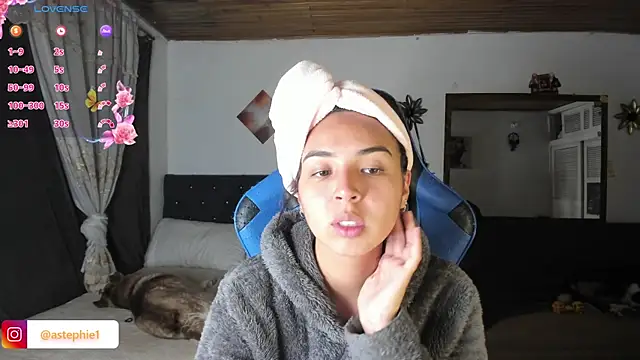 Miss Nicole online show from 02.27.25