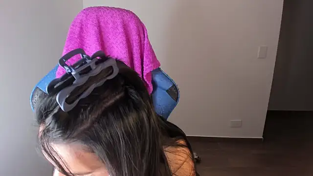 Miss Nicole online show from 09.25.25