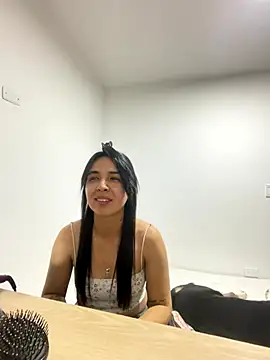 Miss Nicole online show from 10.19.25