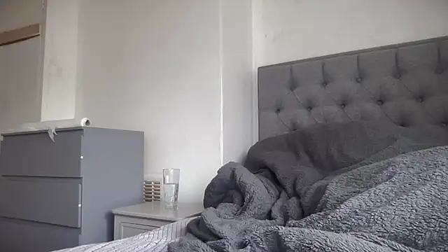 Snapshot of Bustyblondebabe32 chatting on 02.17.25 Bustyblondebabe32 online show from 02.17.25