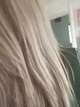 Snapshot of Bustyblondebabe32 chatting on 03.10.25 Bustyblondebabe32 online show from 03.10.25