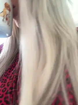 Snapshot of Bustyblondebabe32 chatting on 03.12.25 Bustyblondebabe32 online show from 03.12.25