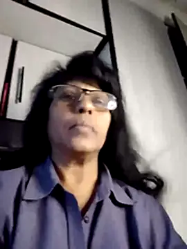 Snapshot of MsAttitude chatting on 07.13.26 MsAttitude online show from 07.13.26
