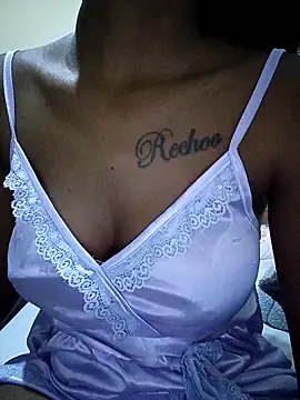 Snapshot of lovelybabra chatting on 10.21.25 lovelybabra online show from 10.21.25