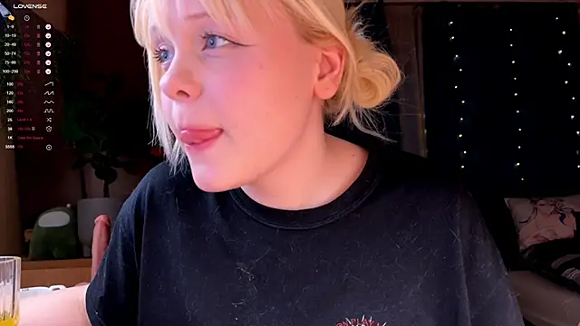 LisaLaas online show from 12.14.25