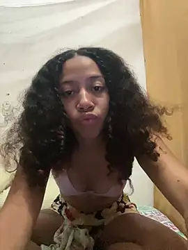 Snapshot of Miley_and_Vash chatting on 12.21.24 Miley and Vash online show from 12.21.24