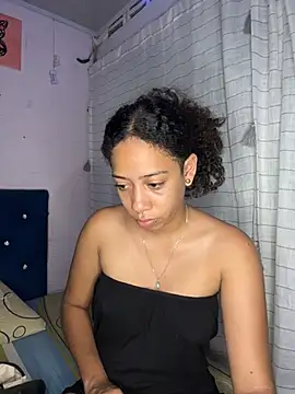 Snapshot of Miley_and_Vash chatting on 10.22.25 Miley and Vash online show from 10.22.25