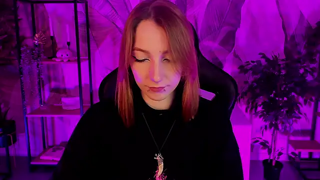 PrettyReckess online show from 12.02.24
