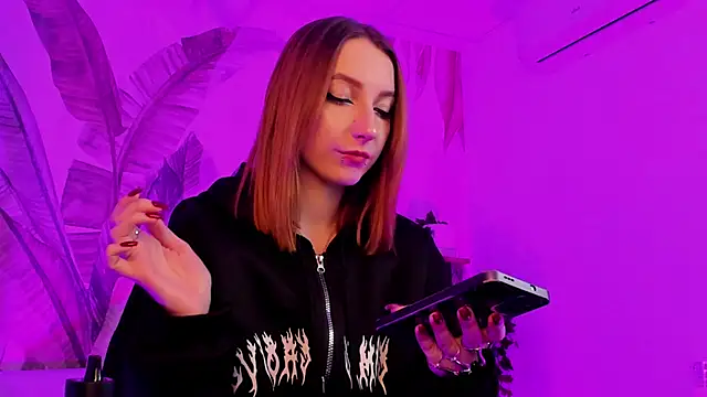 PrettyReckess online show from 01.10.25