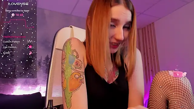 PrettyReckess online show from 02.10.25