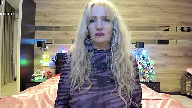Snapshot of TrueFoxyyy chatting on 01.12.25 TrueFoxyyy online show from 01.12.25