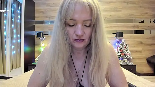 Snapshot of TrueFoxyyy chatting on 01.29.25 TrueFoxyyy online show from 01.29.25