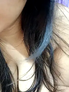 Snapshot of Nia__09 chatting on 02.18.25 Nia 09 online show from 02.18.25