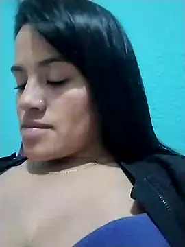 Snapshot of zhayra_rose chatting on 01.04.25 zhayra rose online show from 01.04.25