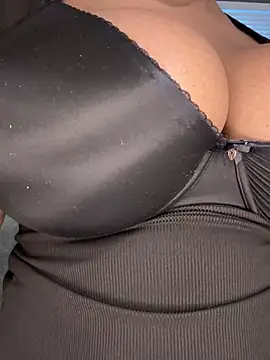 Snapshot of 1Topgyal chatting on 01.27.25 1Topgyal online show from 01.27.25