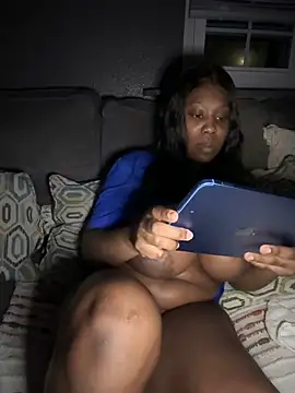 Snapshot of 1Topgyal chatting on 02.07.25 1Topgyal online show from 02.07.25