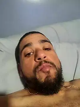 Snapshot of ositomanzo chatting on 10.19.25 ositomanzo online show from 10.19.25