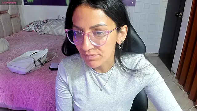 alma blue online show from 04.16.26