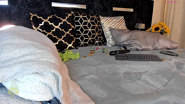 ItsMeEros online show from 03.18.25