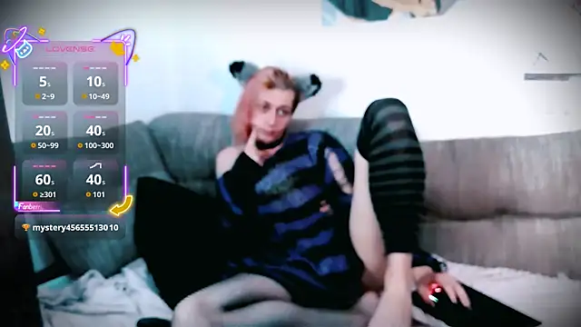 Littlepinkcat online show from 10.16.25