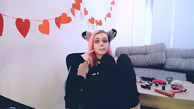 Littlepinkcat online show from 02.26.26