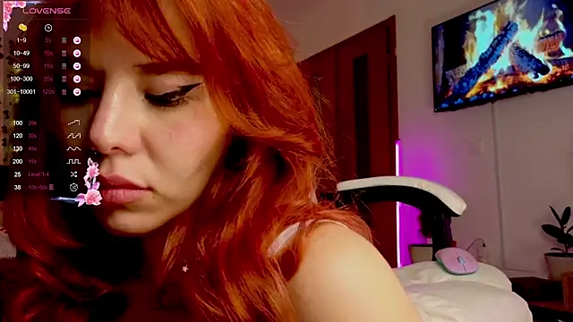 Snapshot of Juliette_Sunshine chatting on 12.04.24 Juliette Sunshine online show from 12.04.24