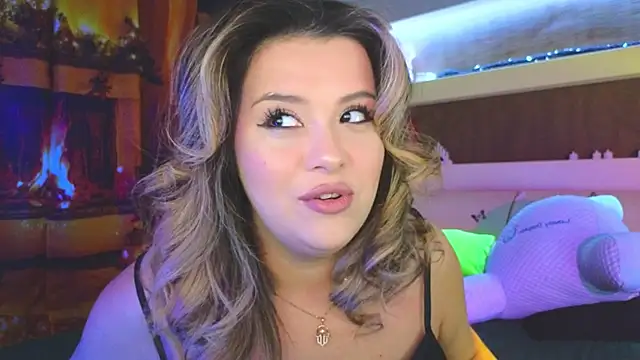 Snapshot of Malika_uAngel chatting on 01.03.25 Malika uAngel online show from 01.03.25