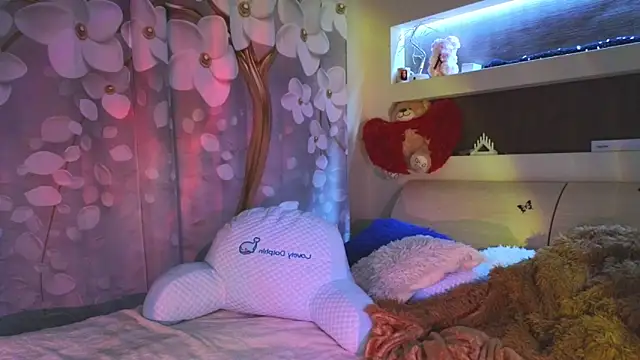 Snapshot of Malika_uAngel chatting on 01.21.25 Malika uAngel online show from 01.21.25